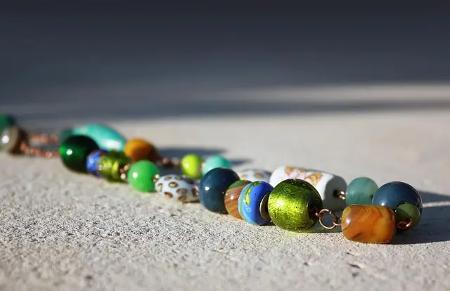 Bijoux en perles : Guide d'achat des tendances